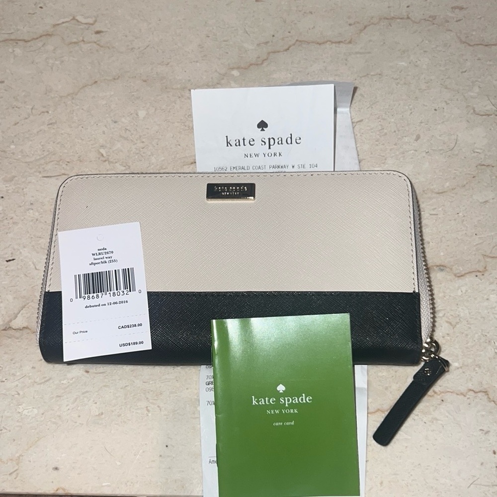 Kate Spade New With Tags “Laurel Way” black and White Wallet